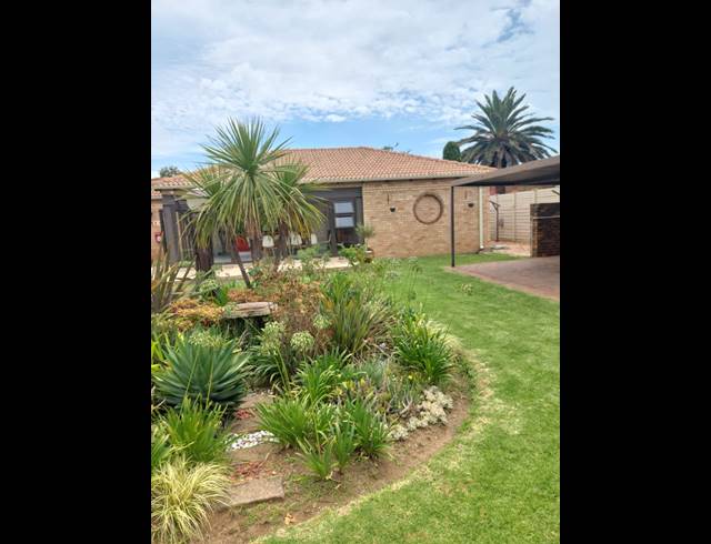 4 BEDROOM HOUSE FOR SALE IN WALDRIFT